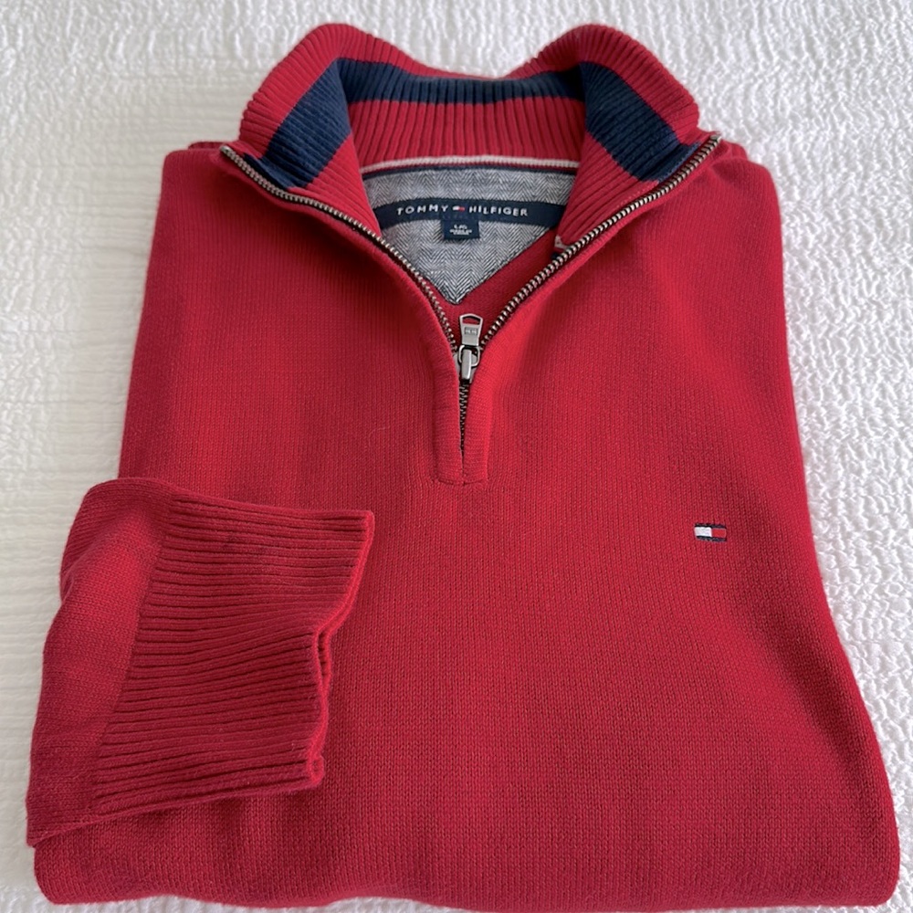 Tommy Hilfiger mens quarter zip and red. Pit-pit 23”, great condition! Size L.